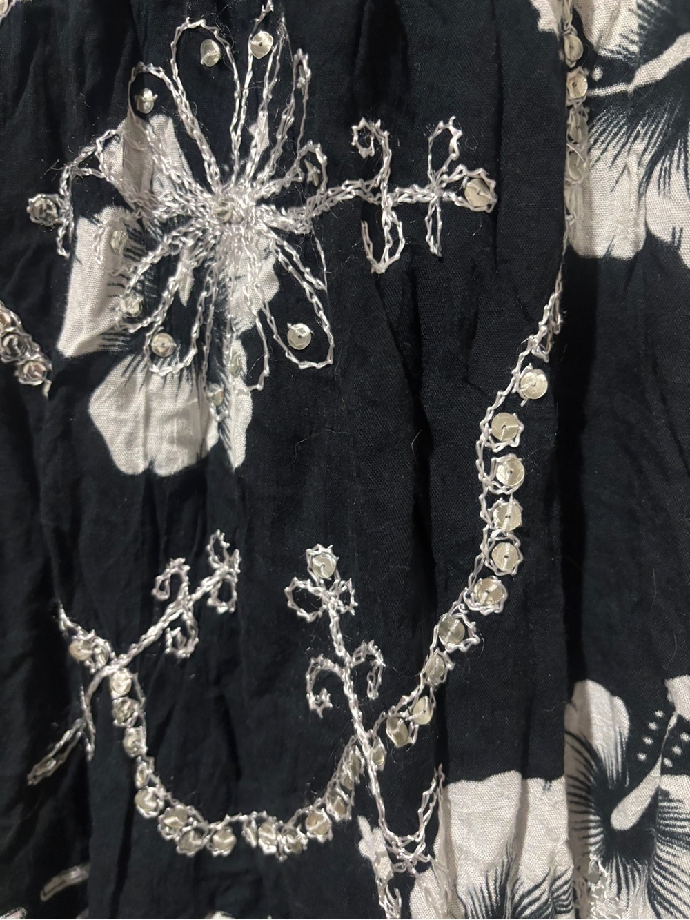 💋3 for $25 Floral strapless dress in white and black with sequins - Picture 3 of 6